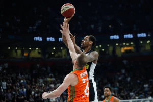Silni Džejms Naneli, Partizan ima meč-loptu u Ljubljani!